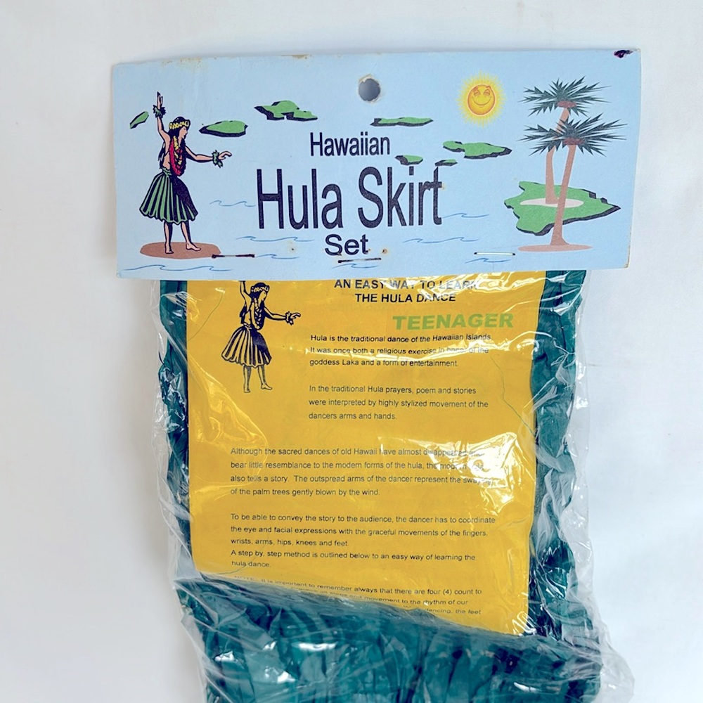 NWT Original Hawaiian Hula Teenager Beautiful Skirt Set